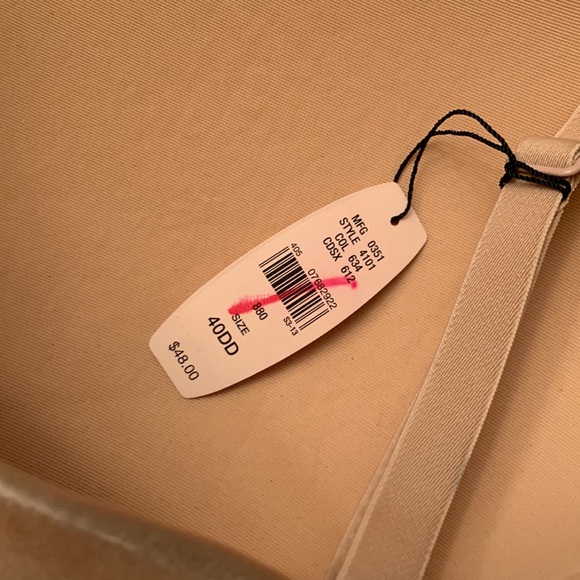 Victoria’s Secret bra Body by Victoria - Picture 3 of 4